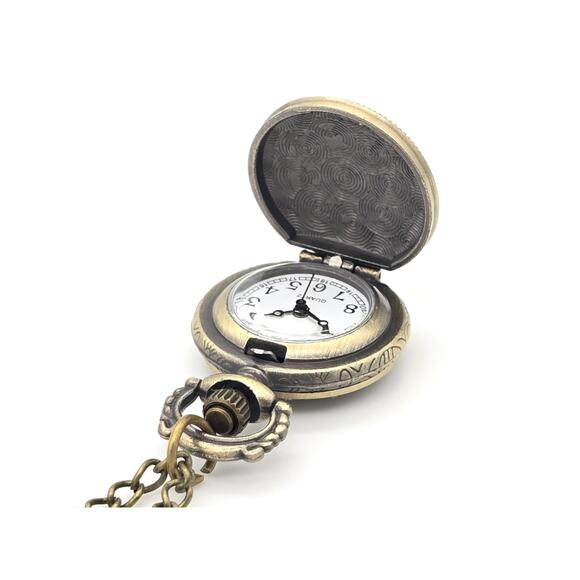 Lizard Pendant Watch - Mini Pocket Watch Vintage Look Gecko Iguana Necklace - Picture 3 of 10